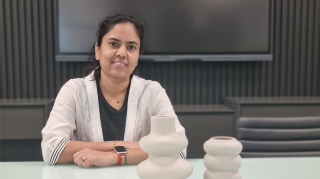 Women's Fitness Coach and Nutritionist andSocial Media Influencer Shanthi Kasiraj Profile